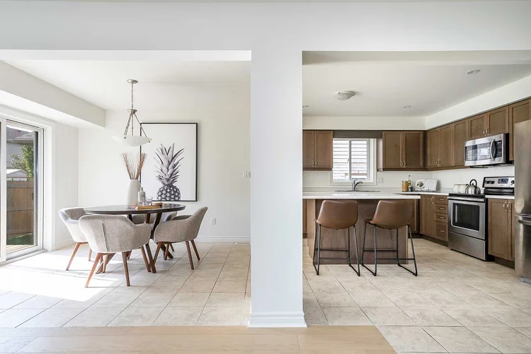 Kitchen-and-dining-room-in-Collingwood